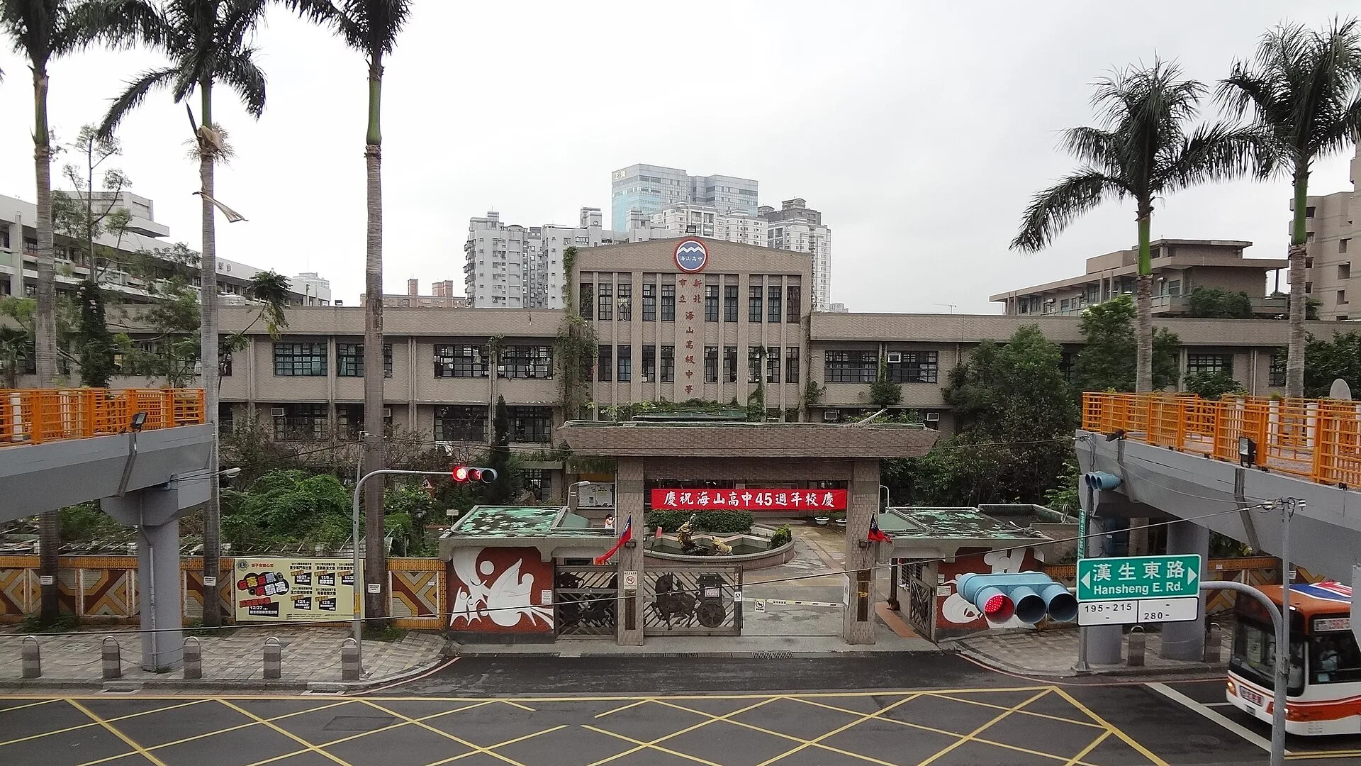 肃州区龙兴盛业彩钢厂